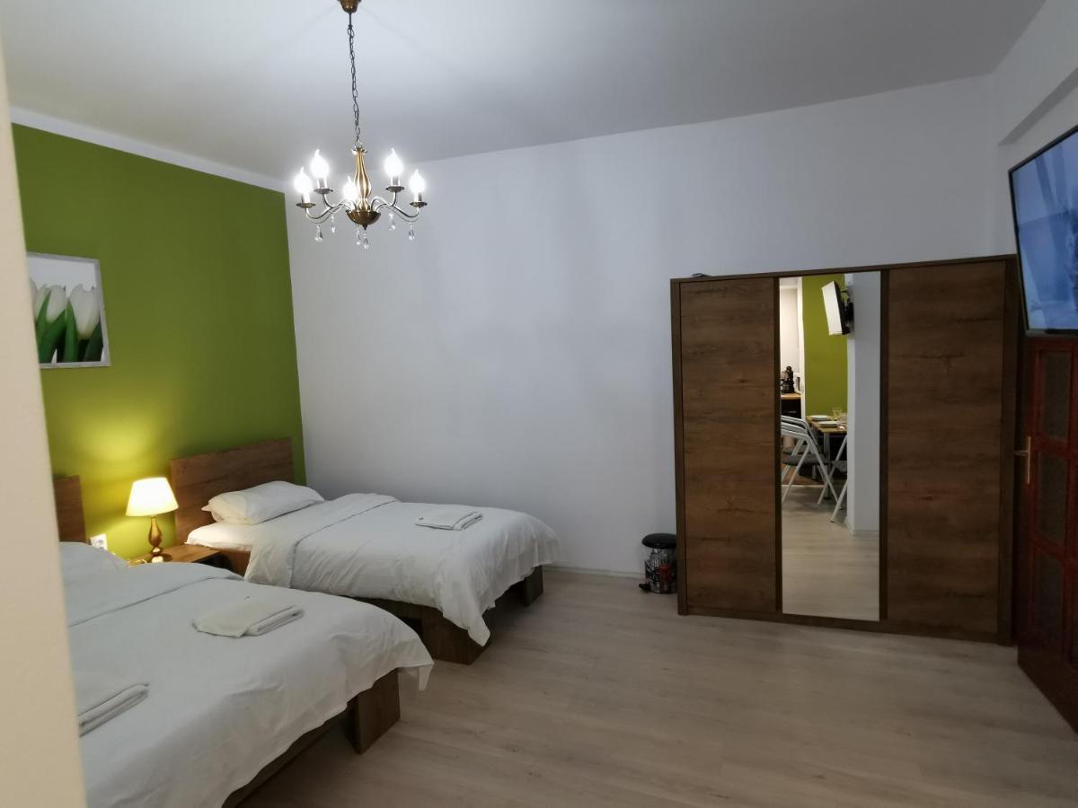 Ambient Deluxe Apartman غيولا المظهر الخارجي الصورة