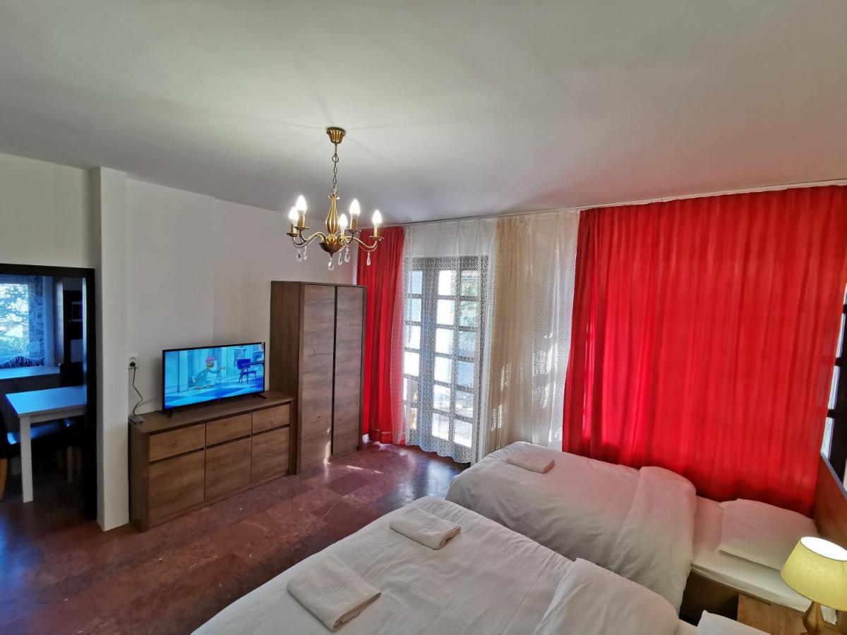 Ambient Deluxe Apartman غيولا المظهر الخارجي الصورة