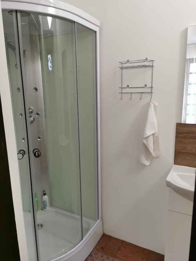 Ambient Deluxe Apartman غيولا المظهر الخارجي الصورة